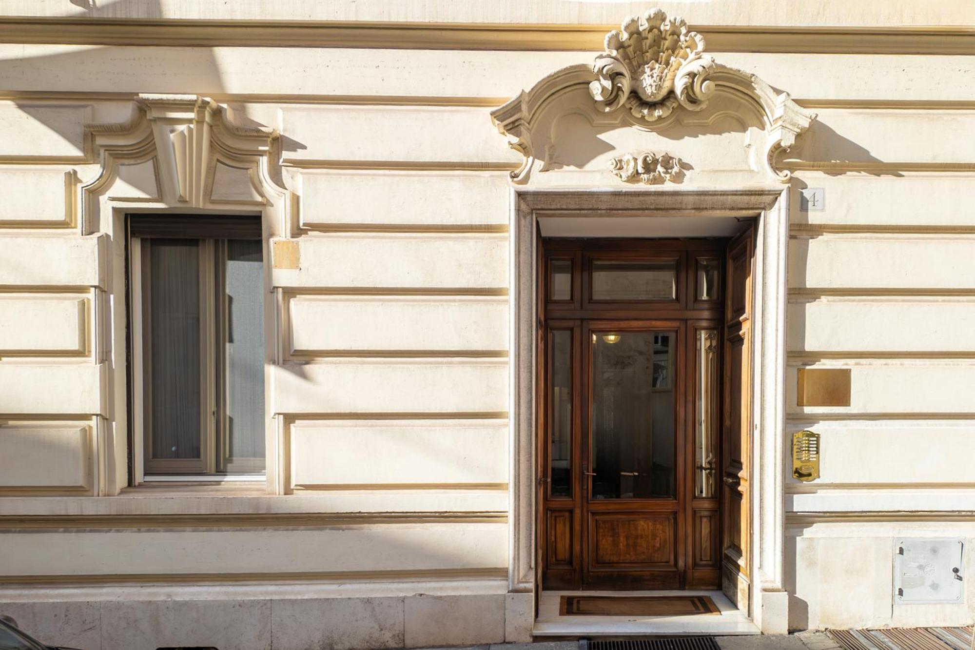 C2 Class Apartment, 2 Da Letto Con Giardino In Zona Via Veneto Distante 15 Minuti A Piedi Da Fontana Di Trevi Roma