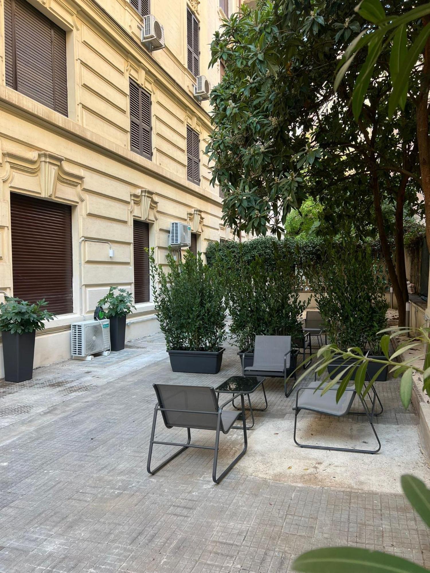 Apartamento C2 Class Apartment, 2 Da Letto Con Giardino In Zona Via Veneto Distante 15 Minuti A Piedi Da Fontana Di Trevi *
