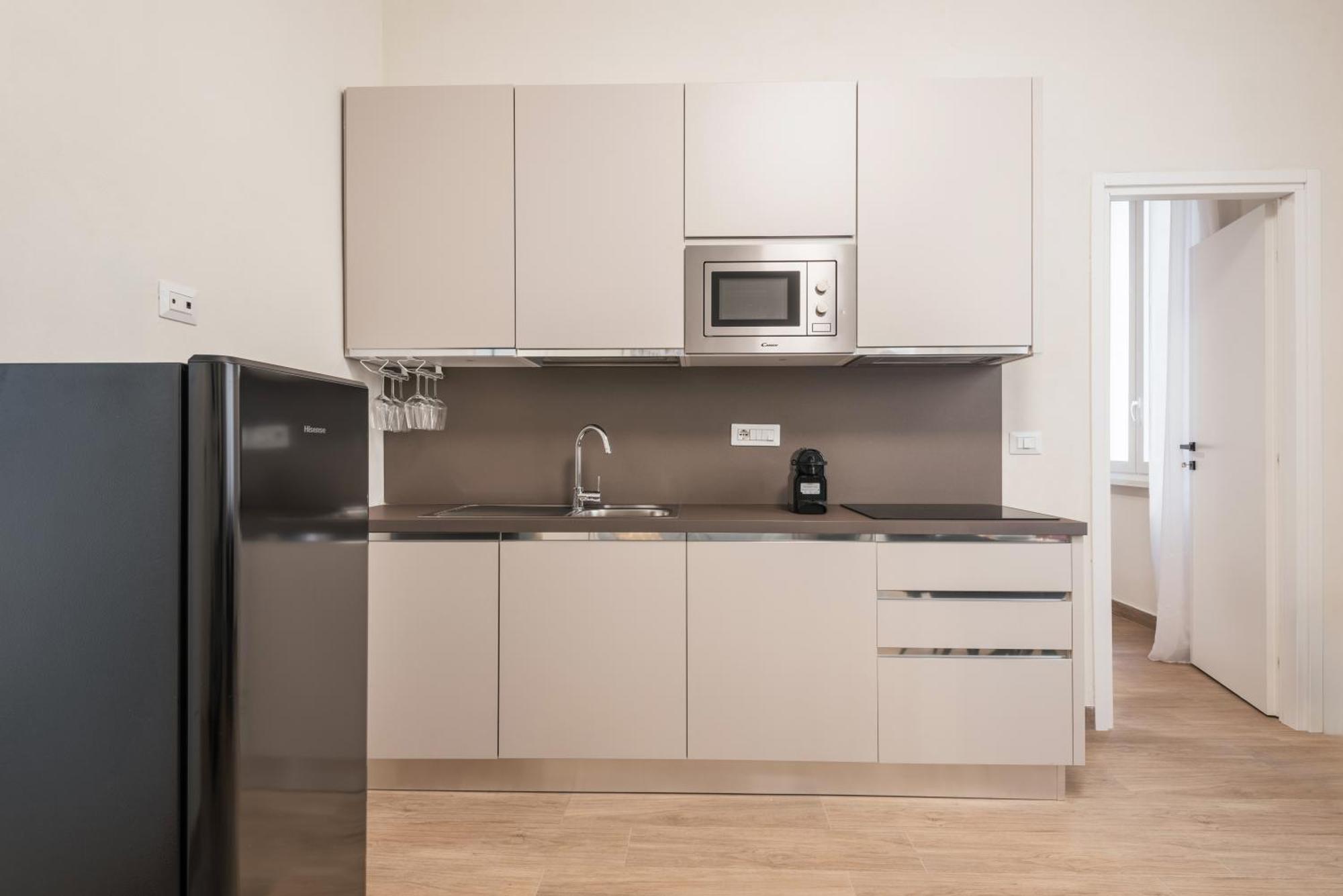 C2 Class Apartment, 2 Da Letto Con Giardino In Zona Via Veneto Distante 15 Minuti A Piedi Da Fontana Di Trevi Apartamento *